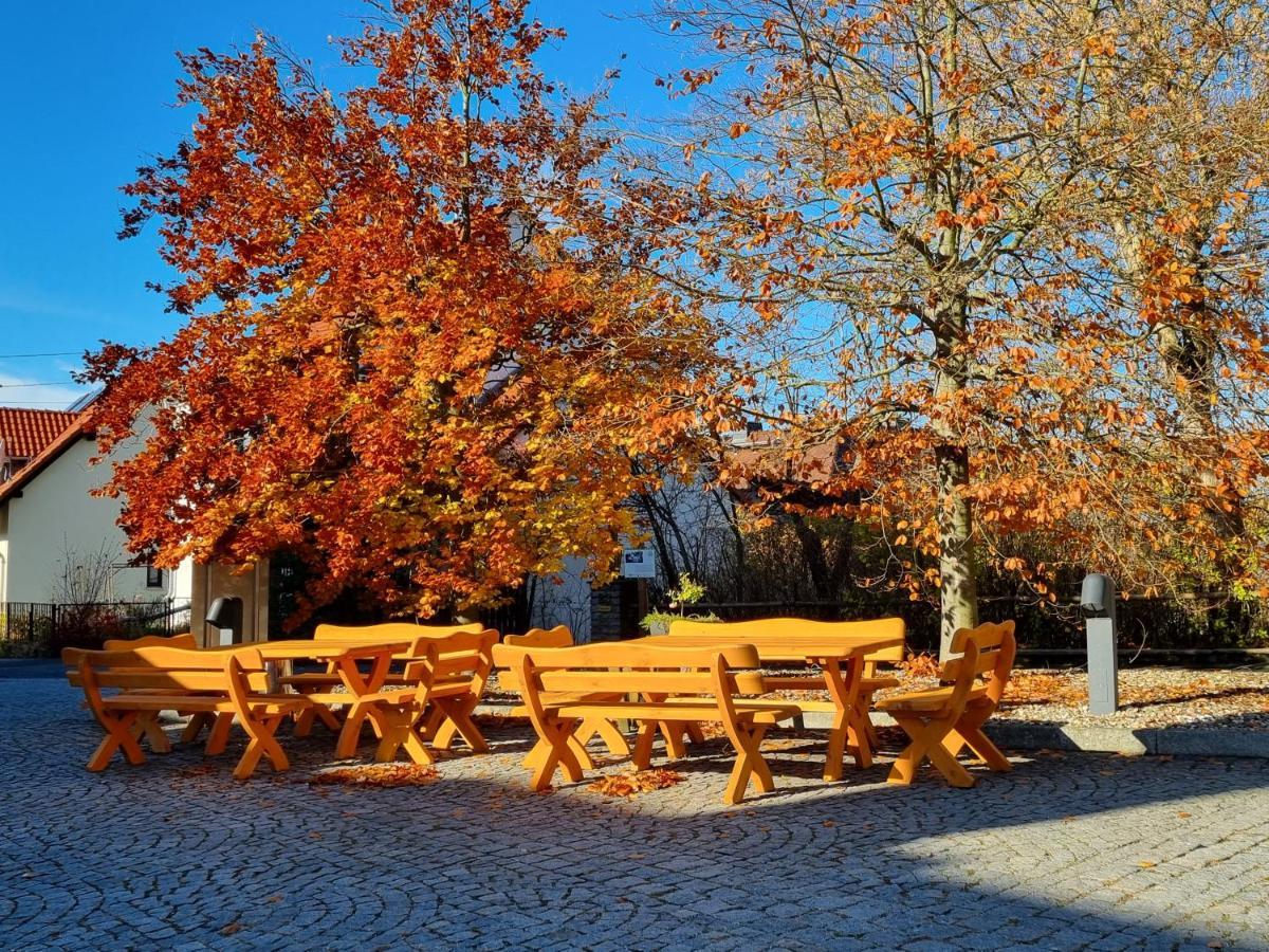 Hotel Kreuzbergbaude Beim Berzdorfer See Mit Wohlfuehl Sauna Markersdorf Exterior photo